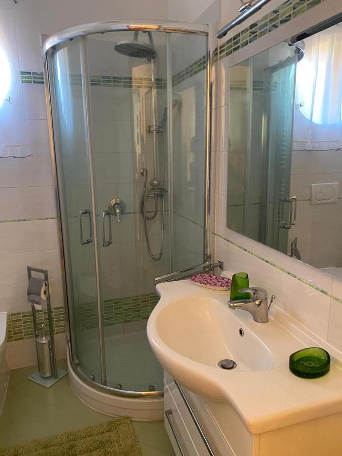 Casa Gaia - Limoncello - Parcheggio Privato Incluso Apartment Levanto Luaran gambar